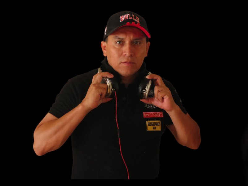 DJ OMAR Performance